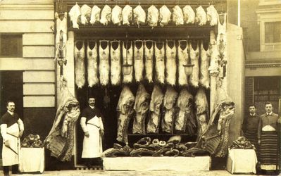 A. H. Clarke, butcher.
Display of meat, location unknown. This is a different place from Clarke's shop at 109 Ordnance Road, but the proprietor looks the same.
Keywords: 1900s;butchers;shops;retail