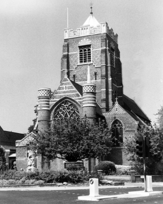 Church of St. John the Evangelist
Bourne Hill. The church and parish room are listed Grade II*. The church was designed by John Oldrid Scott, 1904-1909. Shown in [i]Treasures of Enfield[/i], page 160, as Grade B: "Grades A, B and C were used mainly for Anglican churches in use – these correspond approximately to Grades I, II* and II. These grades were used mainly before 1977, although a few buildings are still listed using these grades." - [i]Wikipedia[/i]
Keywords: churches;Grade II* listed