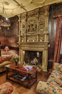 Little Park. Tudor Room, fireplace
Keywords: Tudor Room;fireplaces;wood carving;architectural details;carvings;coats of arms