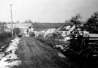Rectory Farm in winter
With snow on the ground, seen from the lane from the Ridgeway. A closer view of one of the buildings is in [url=http://www.enfieldsociety.org.uk/photographs/displayimage.php?pid=706]this photograph[/url].
Keywords: farms;parks;snow;roads and streets