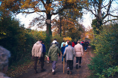 Footpath group at Burnt Farm Ride, Crews Hill, 1981
Keywords: 1980s;footpaths