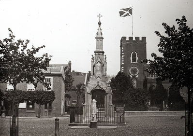 Market Cross in the marketplace, pre-1890
Water pump is in front of the market cross.
Keywords: 19th century;market crosses;market places;churches;St Andrews Church;flags;pumps