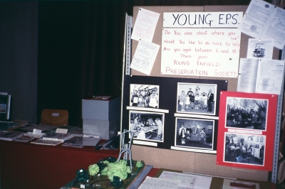 Young EPS display
Slide says "ERESA" - what does this mean?
Keywords: 1990s;exhibitions;Enfield Preservation Society;children