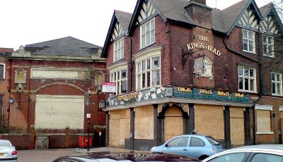 Rialto and Kings Head
Two dilapidated buildings in Enfield Market place, 2009.
Keywords: pubs