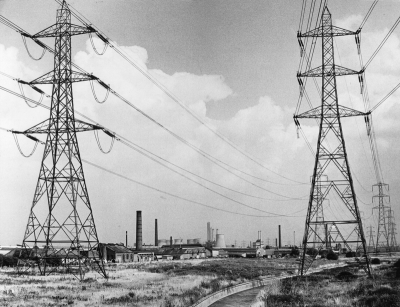 Keywords: electricity pylons;River Lee Navigation;industrial