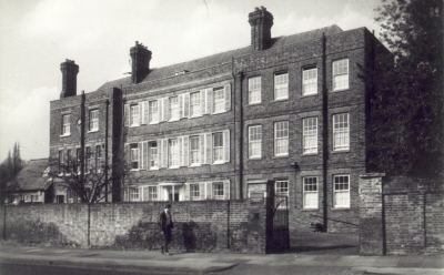 Bramley House, Clay Hill
An early Georgian red brick house of three storeys and five bays. This house has been rather thrown off balance by flanking additions in 1881 and 1926. An attractive two-storey stable block survives - probably contemporary with the original part of the house. - [i][Enfield's architectural heritage, plate 42][/i]
1750. Listed Grade II. In brown brick with red brick dressings, cornice band and stone-coped parapet. The original central section has left extension of 1881 and right extension of 1926, both in roughly similar character. Rear elevation early 19th century with three wroght-iron balconies at first floor level. Was a hospital for some year, now flats. - [i][Treasures of Enfield][/i]
