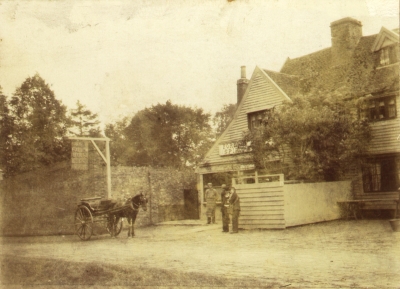 Fallow Buck, Clay Hill
An early photograph, date unknown
Keywords: inns;pubs;horse-drawn vehicles