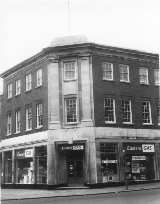 Eastern Gas showroom and demonstration theatre
At corner of Sydney Road and Palace Gardens. Demolished 1961-1966.
Keywords: gas