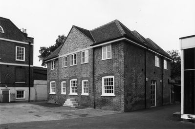 Enfield Grammar Lower school
The mounting step of Sir Alfred Somerset is at the centre of the picture.
Keywords: schools