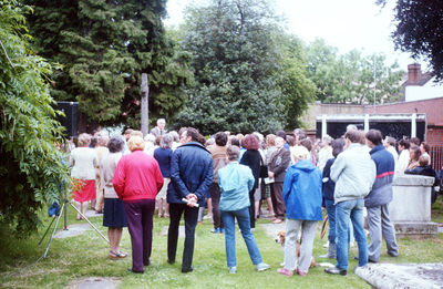 Walk round Enfield, 17th June 1985
David Pam talking to group in St. Andrew's churchyard
Keywords: 1980s;Enfield Preservation Society;walks;St Andrews Church;churchyards