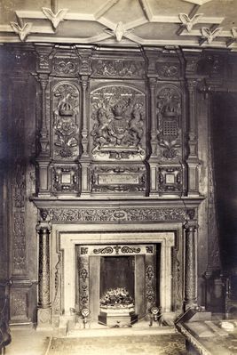 Little Park. Tudor Room mantelpiece
Carved stone fireplace with the royal arms, taken from the "Enfield Palace", an old manor house, on its demolition in 1927.
Keywords: fireplaces;Gentlemans Row;demolished buildings;Old Palace;Tudor Room;architectural details