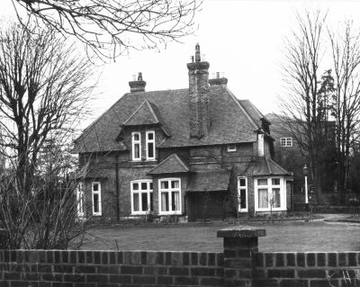 The Anchorage, 13 Village Road
Late 19th century, designed by Thomas Tayler Smith. Listed Grade II. - [i]Treasures of Enfield[/i] p.125.
This photograph was in the exhibition "Looking at buildings", held at Forty Hall in 1976.
Keywords: houses;Grade II listed