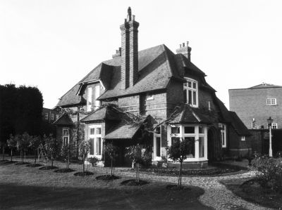 The Anchorage, 13 Village Road
This photograph is in [i]Treasures of Enfield[/i] page 125.
Keywords: houses;Grade II listed