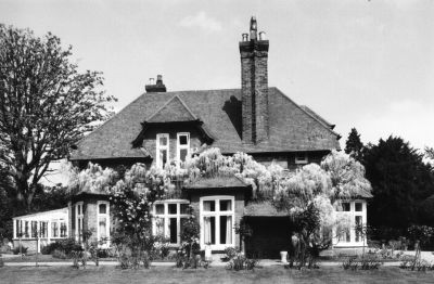 The Anchorage, 13 Village Road
Keywords: houses;Grade II listed