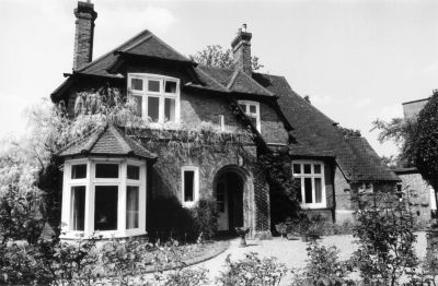 The Anchorage, 13 Village Road
Keywords: houses;Grade II listed