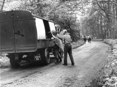 Litter clearance in Coopers Lane Road, 1963.
Tony Lane and Don Gresswell led the EPS volunteers who cleared five tons of rubbish from here on the first clean-up operation in July 1963. - [i]Fighting for the future[/i], page 143.
Keywords: 1960s;litter;Enfield Preservation Society;EPS