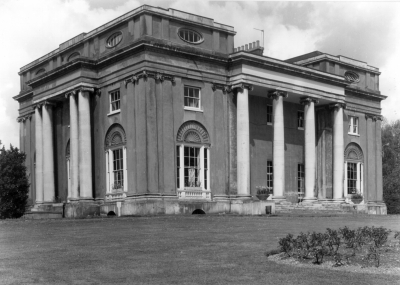 Grovelands House
1797, designed by John Nash. Listed Grade I. - [i]Treasures of Enfield[/i], p.145.
Keywords: 1790s;Grade I listed;Grovelands House;historic buildings;historic houses