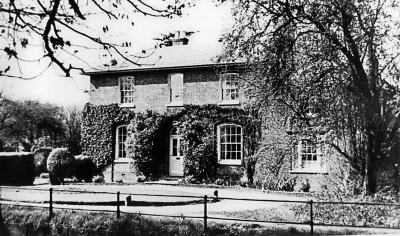 Portcullis Lodge
Demolished by Enfield Council in 1968. The house once belonged to Sir Alfred Somerset, the master of the Enfield Chase pack of staghounds, who lived at Enfield Court, now the school. Portcullis Lodge was so named because a portcullis was the badge of his family - [i]Fighting for the future,[/i] p.51-52. 
Keywords: demolished buildings;houses