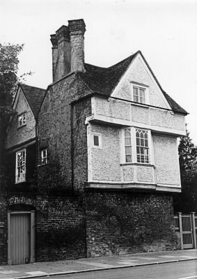 Salisbury House
[i]Treasures of Enfield[/i], page 123.
Keywords: historic houses;Grade II* listed;17th century;16th century