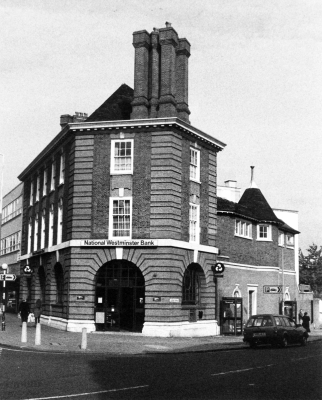 National Westminster Bank, 288 Green Lanes
Designe by Arthur Sykes, 1913. Listed Grade II. - [i]Treasures of Enfield[/i], page 161.
Keywords: 1910s;banks;Grade II listed