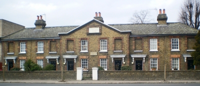 Wright's Almshouses
See [URL]http://www.enfieldsociety.org.uk/almshouses.htm[/URL] for the story of these almshouses, written by Carmen Lange.
Keywords: almshouses;1840s