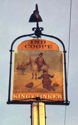 King and Tinker pub sign
Keywords: pubs;signs