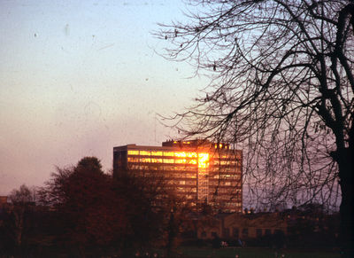 Gas offices in Sydney Road, from Town Park
Now converted into dwellings as Tower Point
Keywords: parks;buildings