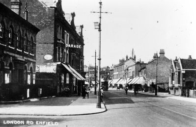 London Road
Said to show National School, but not clear where it is. There is a tramcar in the centre of the picture.
Keywords: schools;tramcars;roads and streets