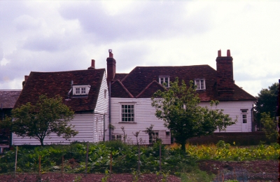 The Hermitage, Forty Hill, 1982. View of the rear.
Keywords: 1980s;historic buildings;weatherboarding;gardens;17th century