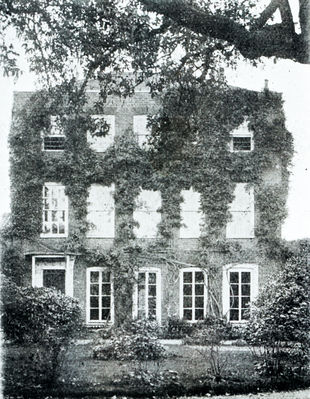 Foxhall, Baker Street
Said to have been built around the middle of the seventeenth century. Sold in 1898 to Mr Halsey, the cricket-bat manufacturer, who proposed to use it as a factory.
Keywords: 1900s;demolished buildings;historic houses