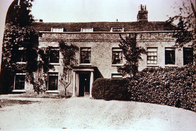 The Rectory, Baker Street
At the corner of Baker Street and Parsonage Lane. Demolished in the 1920s.
Keywords: demolished buildings;historic houses