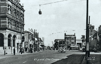 Looking east, 1953
Barclays Bank on the left. Copy of a postcard.
Keywords: banks;roads and streets;1950s