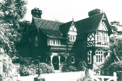 Halcyon, 6 Private Road
Built in 1897 by the local architect A. H. Mackmurdo for his mother. Demolished 1968. - [i]Treasures of Enfield[/i] p.125.
Keywords: houses;demolished buildings;LC7