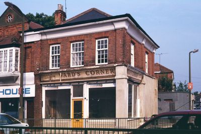 Ward's Corner, 1993
Junction of Canonbury Road and Baker Street
Keywords: shops