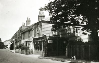 Baker Street, opposite the Jolly Butchers public house, about 1920
Shop name appears to be "W. J. Salmon".
Keywords: roads and streets;shops;1920s;weatherboarding