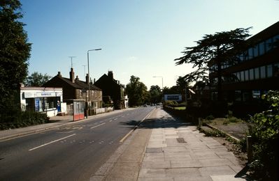 Windmill Hill, looking east from the railway bridge, 1986
Keywords: 1980s;roads and streets