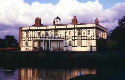Broomfield House
Keywords: historic houses;demolished buildings;Grade II* listed