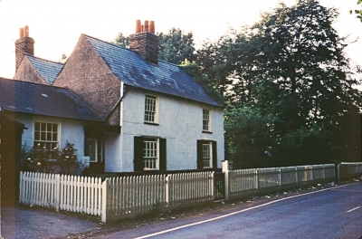 The Orchards, Bulls Cross
Early 18th century. Listed Grade II. Until 1924 this was an inn called The Spotted Cow, not far from the Pied Bull.
Keywords: houses;pubs