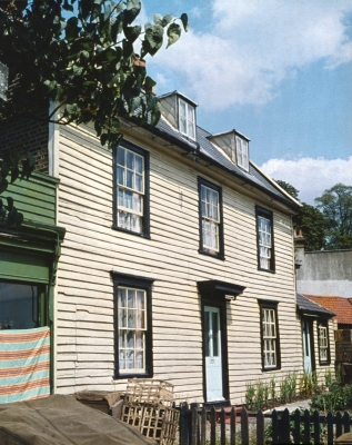 The Old Bakery, Forty Hill, 1959
East front, from SE.
Keywords: bakeries;weatherboarding;demolished buildings