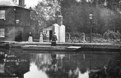 Ferry, Enfield Lock
A woman with a long dress and a hat standing in a punt, holding a pole.
Keywords: boats;ferries