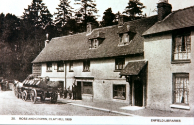 Rose and Crown
From an old postcard 

[i]Reproduction right held by Enfield Local Studies Library and Archive.[/i]
Keywords: pubs