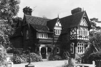 Halcyon
Built in 1874 by the local architect, A. H. Mackmurdo, for his mother. Demolished in 1968.
Keywords: houses;demolished buildings;1870s;LC7