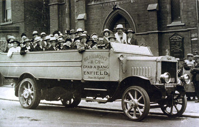 Charabanc in front of Wesleyan Chapel, Ponders End
Lettering on vehicle reads "Beaumont & Co., Char-a-banc proprietors, Enfield. Phone 81 Enfield".
Keywords: 1910s;chapels;road transport