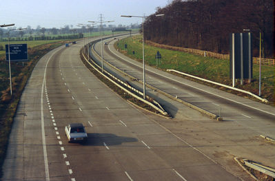 M25 motorway
View from Bulls Cross Ride bridge, looking west.
Keywords: roads and streets