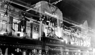 Pearsons display for Silver Jubilee of George V, 1935
Keywords: shops;events