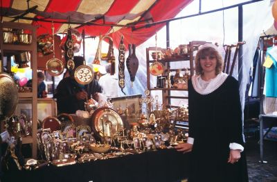 370th anniversary of Enfield Market's charter, 1988
Brassware stall
Keywords: 1980s;anniversaries;markets;events