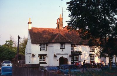 King and Tinker public house, Whitewebbs Lane
Early 17th century. Listed Grade II. - [i]Treasures of Enfield[/i], p.70.
Keywords: 17th century;Grade II listed;pubs;historic buildings