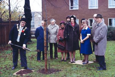 National Tree Week, 1984
Mayor John Hackson planting a tree, 17th November 1984
Keywords: 1980s;events;mayors;trees