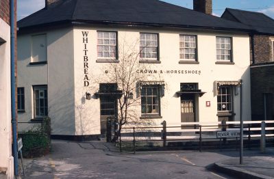 Crown and Horseshoes public house 1976
Keywords: pubs
