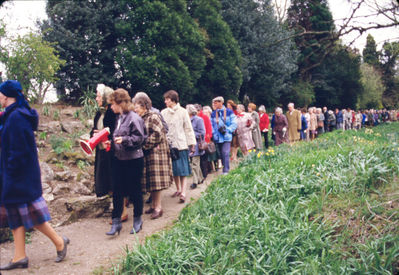 Myddelton House grounds : visit, 1985
Keywords: gardens;events